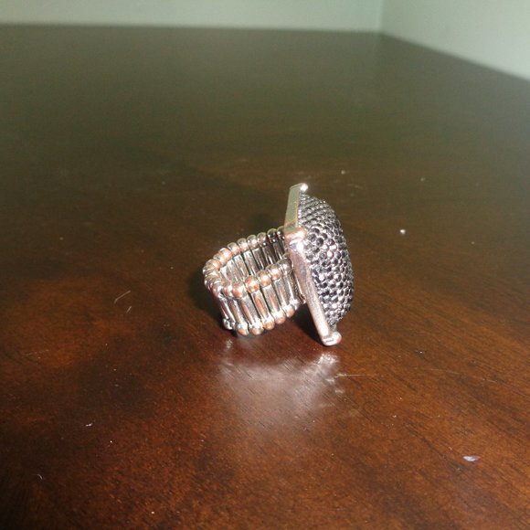 Beaded square ring- costume jewelry - Picture 3 of 10